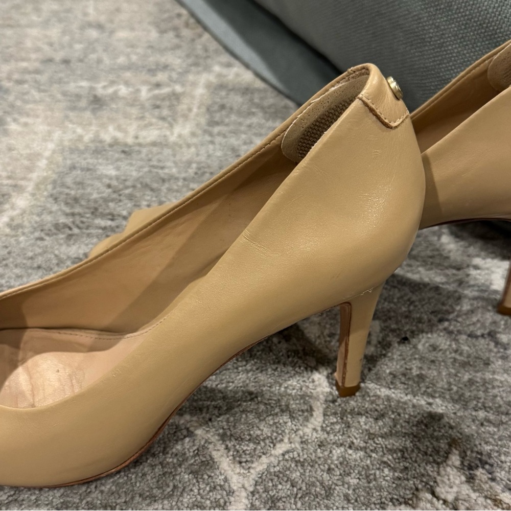 Gianni Bini Nude Heels